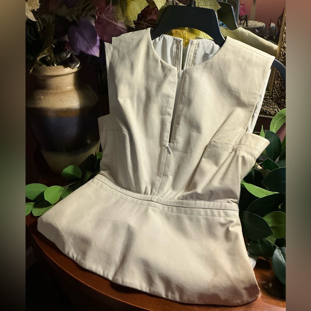 Diane Von Furstenberg 100% leather Peblem top. Size 0. Bought from R/R.